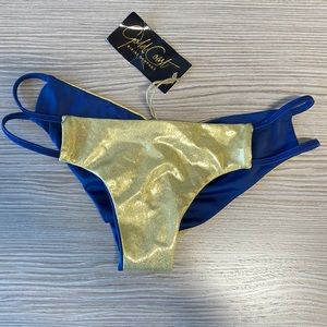 NWT Gold Coast large reversible metallic gold / Navy scrunch butt bikini bottom